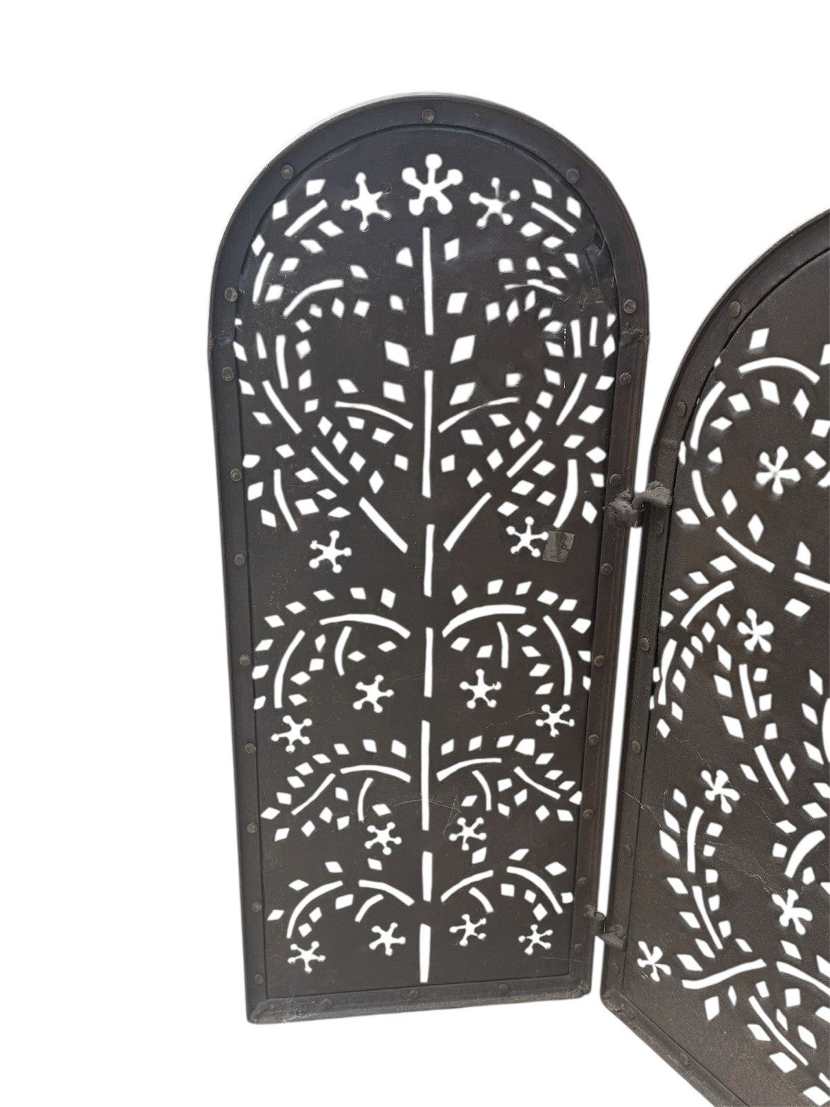 Decorative Cut Iron Antique Fire Guard 