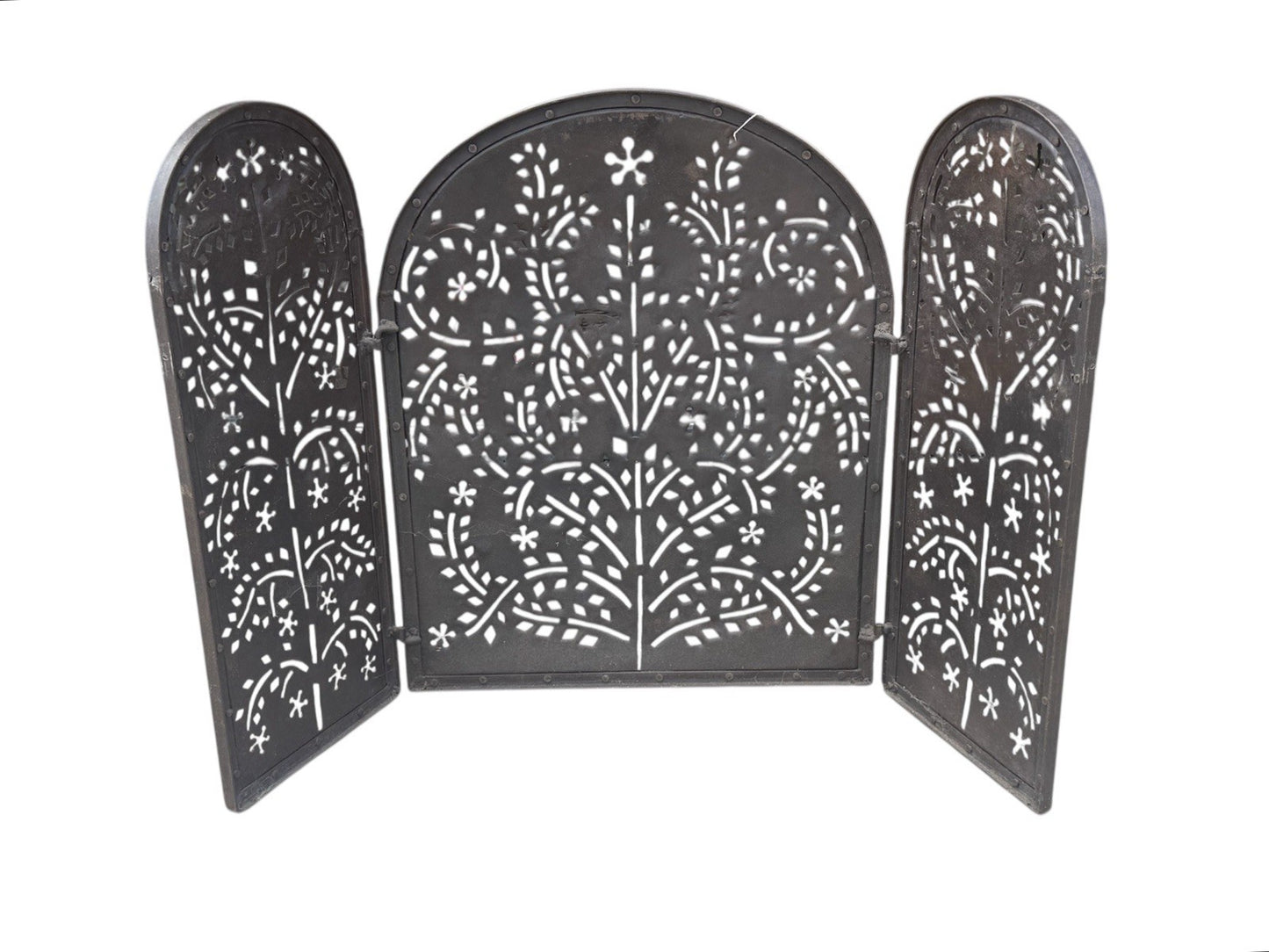 Decorative Cut Iron Antique Fire Guard 