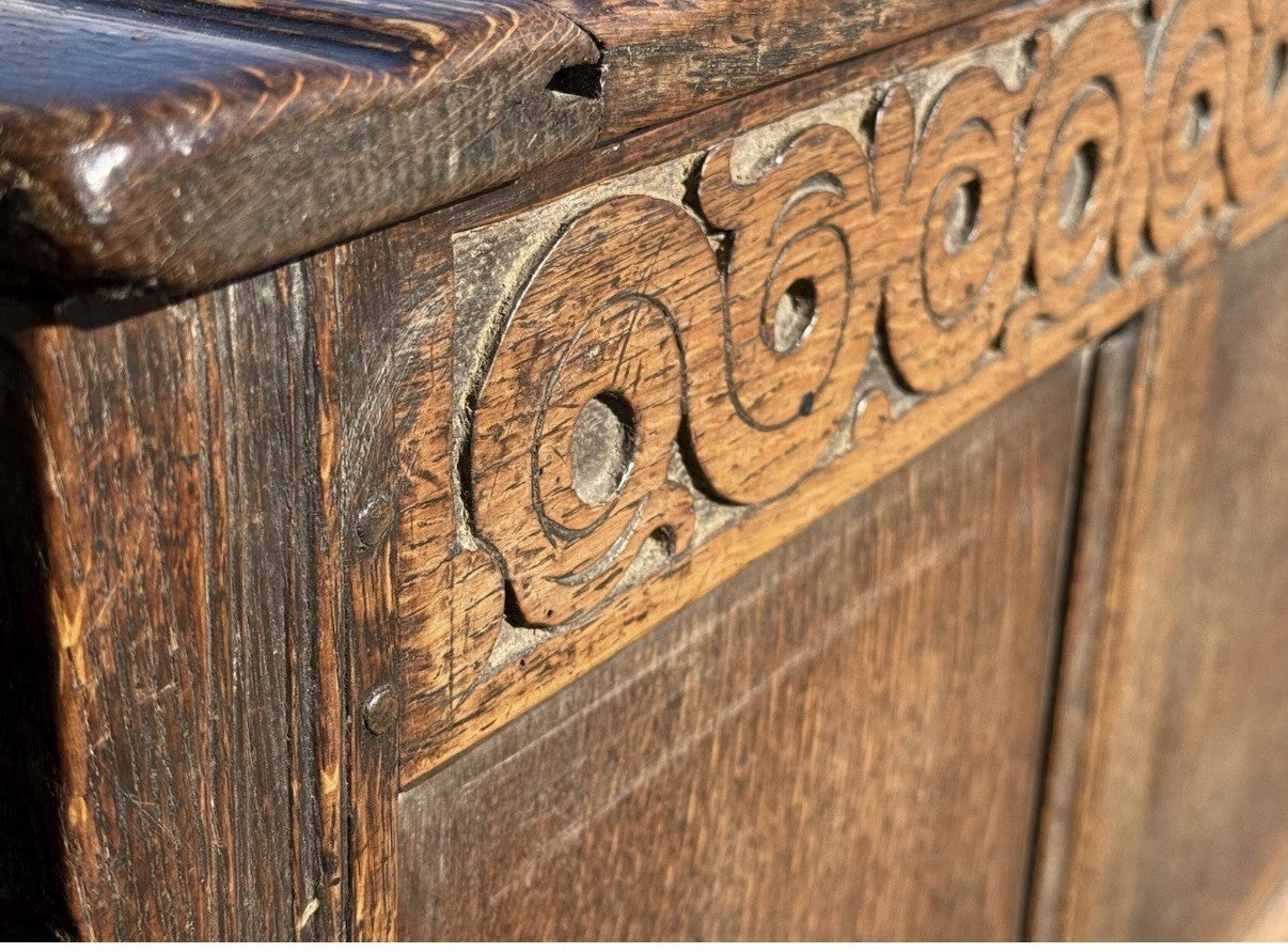 Antique 18th Century Fine Quality Coffer / Blanket Box In Oak 